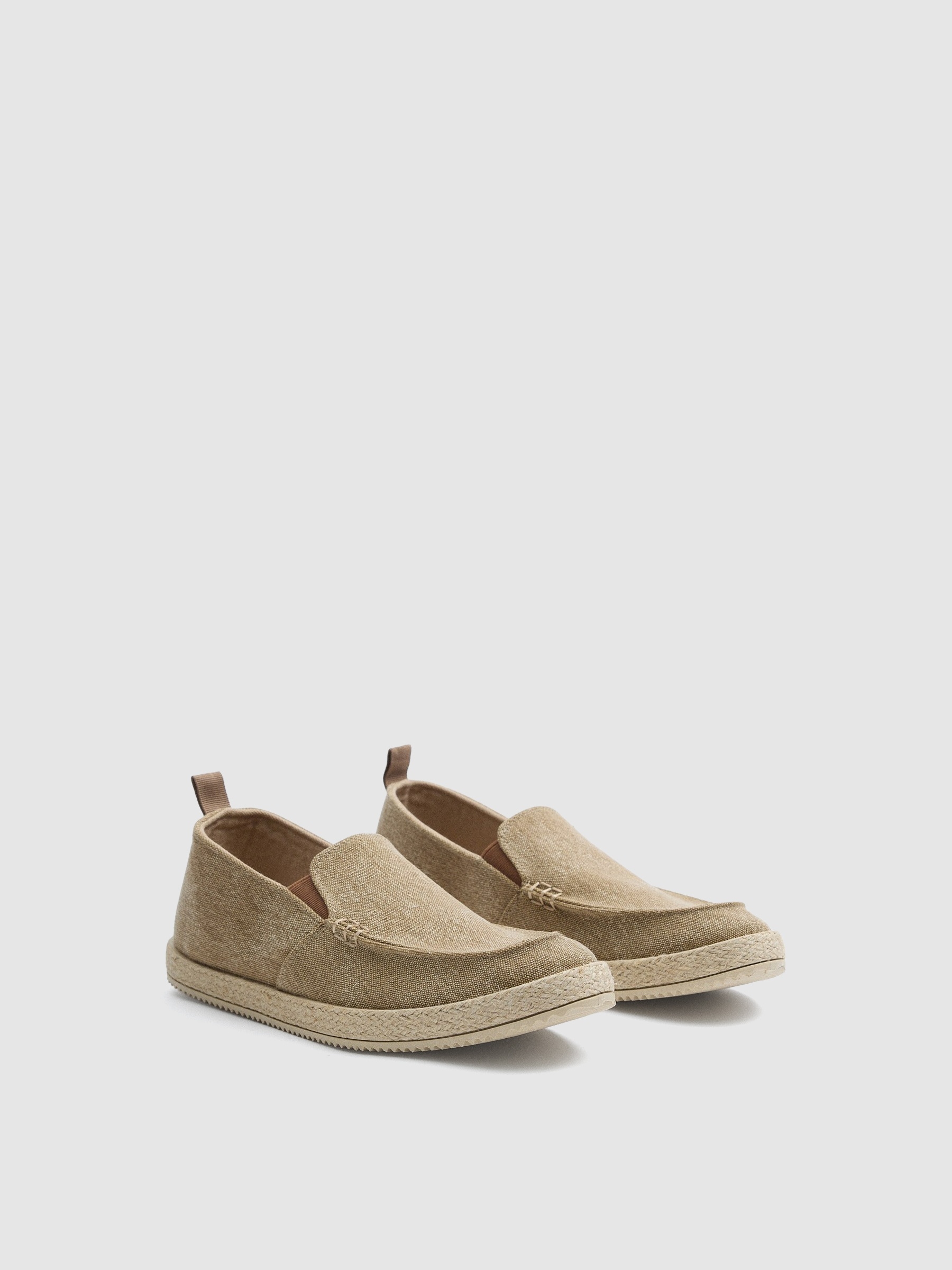 Slip on yute arena arena