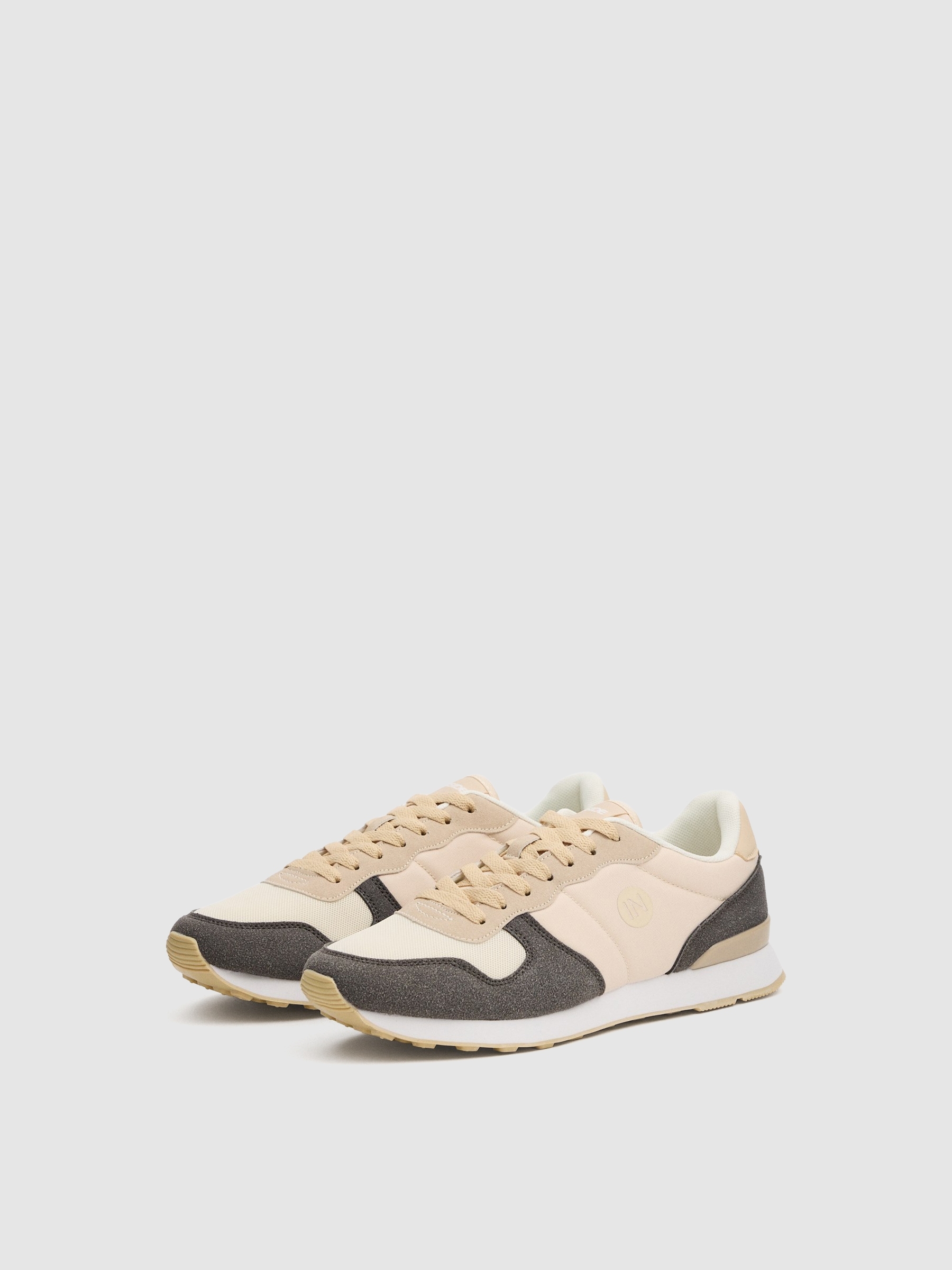 Zapatillas bajas casual combinada arena vista perfil