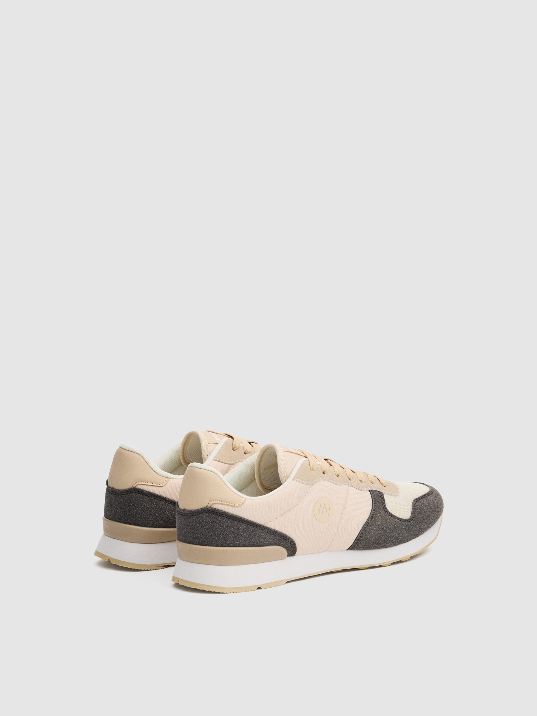 Zapatillas bajas casual combinada arena vista perfil