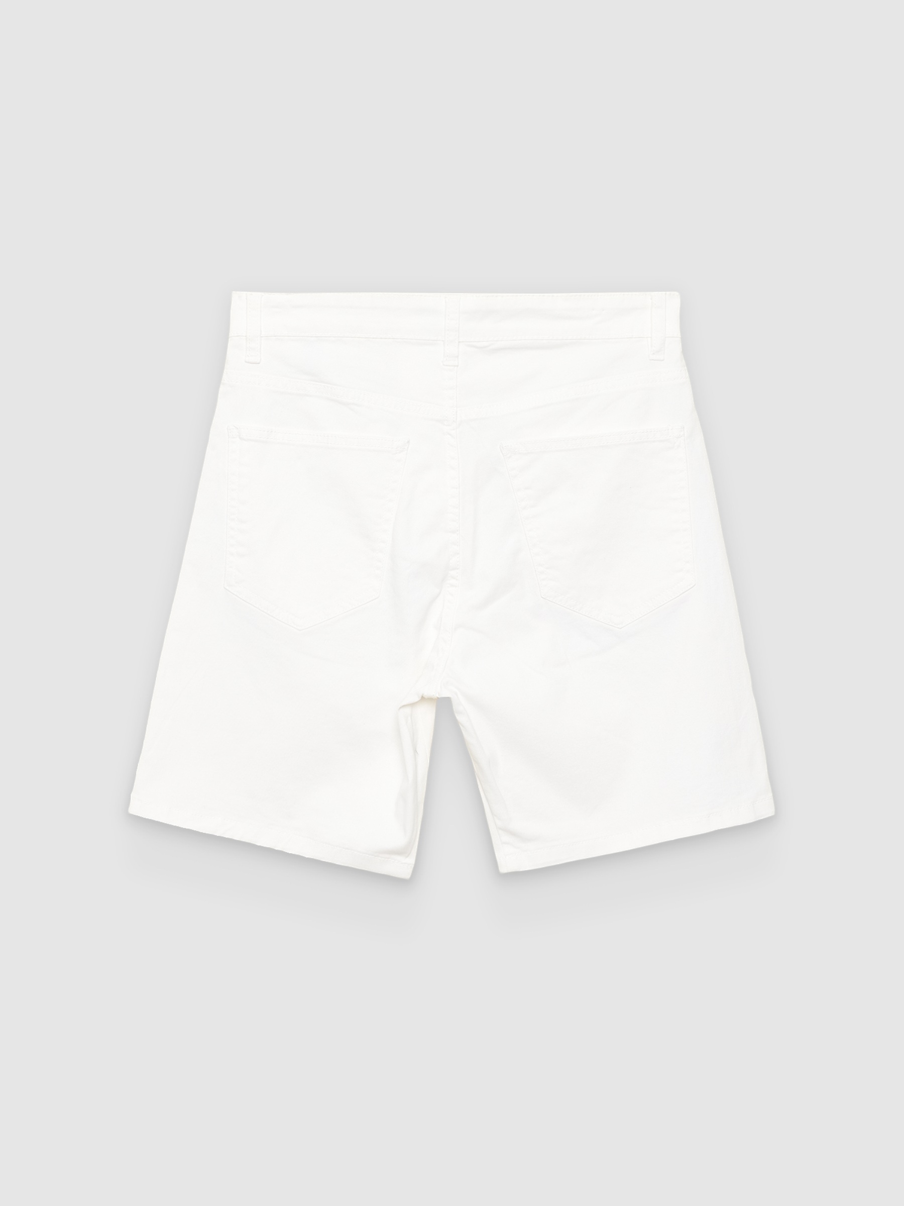  Bermudas regular blanco vista frontal