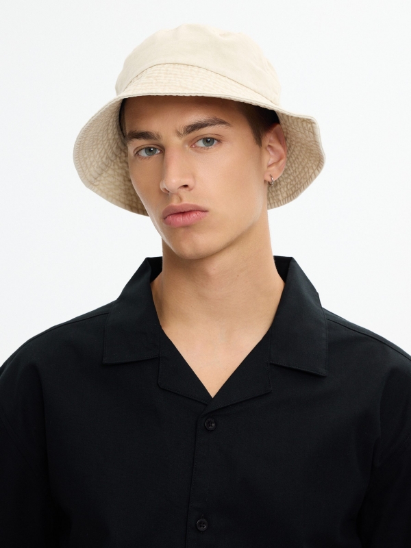 Camisa de linho oversized gola resort preto vista detalhe