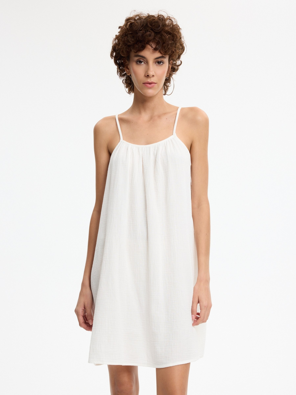 Vestido mini tirantes liso crudo vista media frontal
