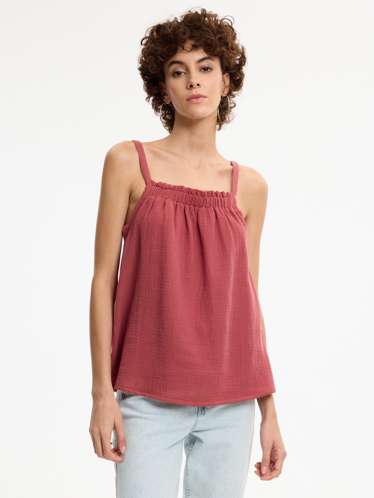 Blusa de alças bambula vermelho mineral vista meia frontal