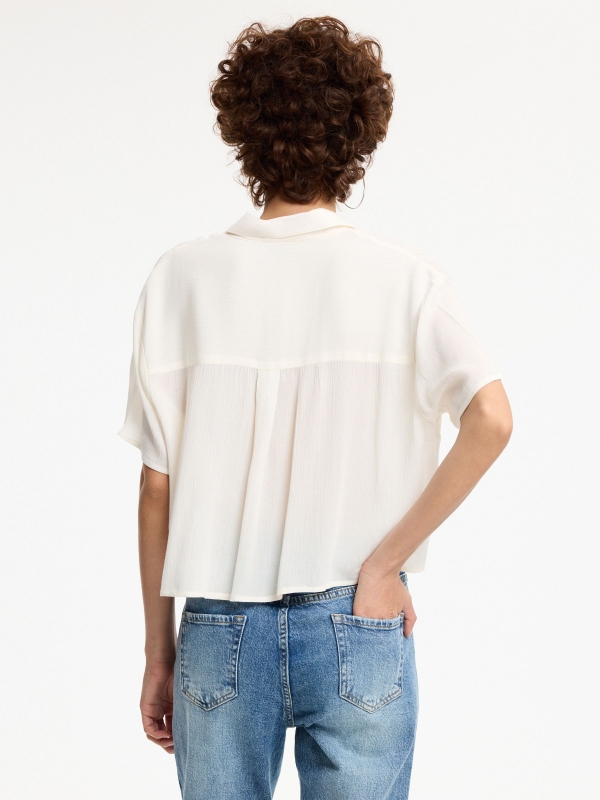 Camisa crop bambula bege vista meia traseira