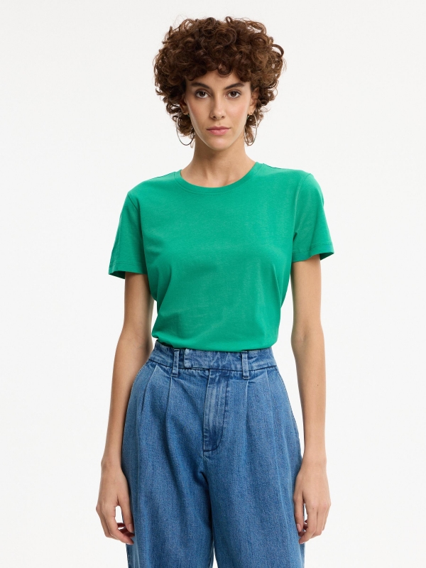 Basic cotton regular t-shirt green middle front view