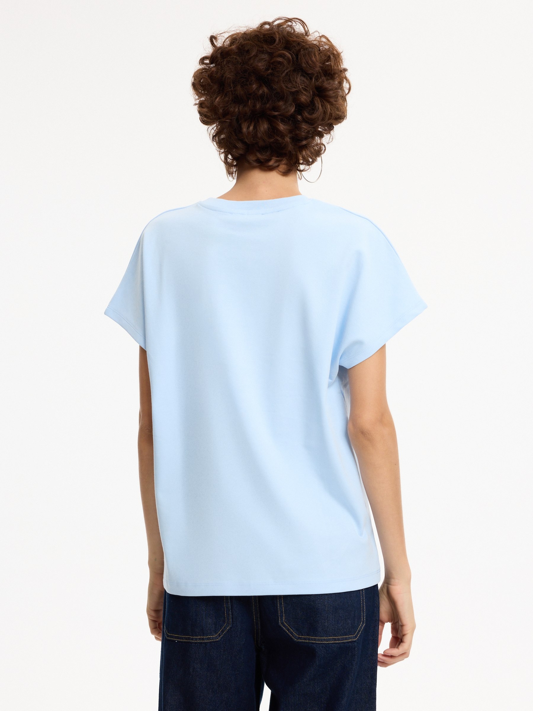 Oversized sleeveless T-shirt light blue middle front view