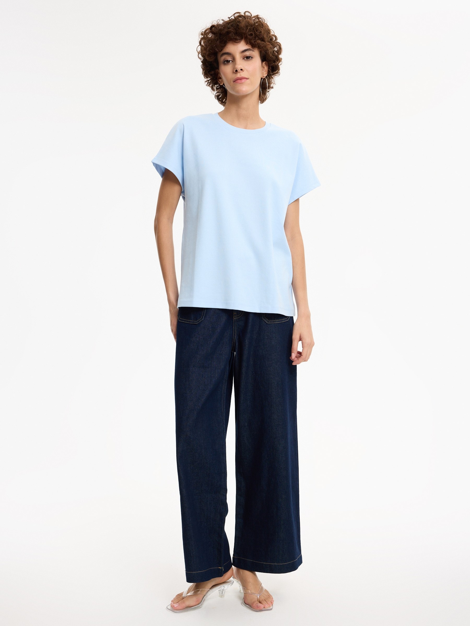 Oversized sleeveless T-shirt light blue middle front view
