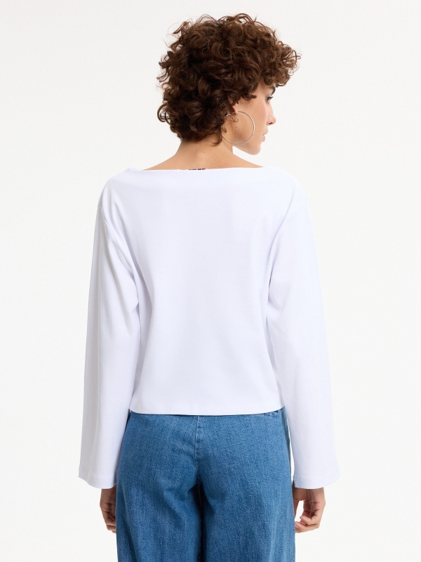 Basic t-shirt boat neck white middle back view