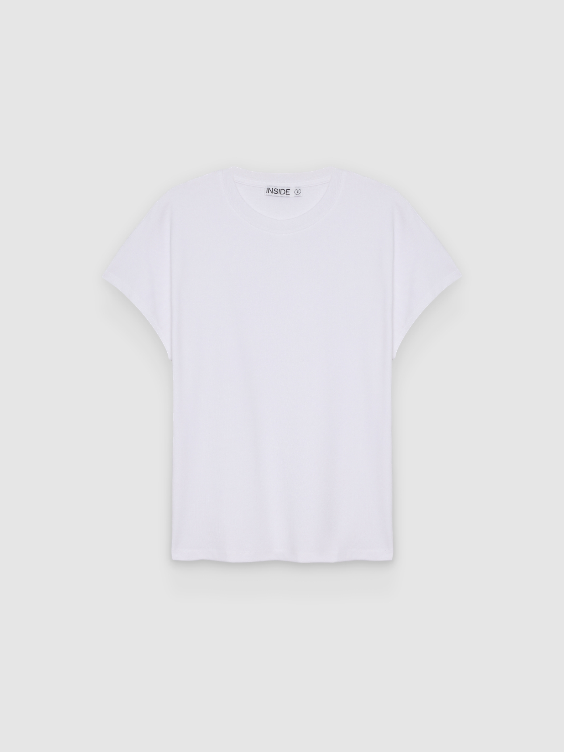 Oversized sleeveless T-shirt white middle front view