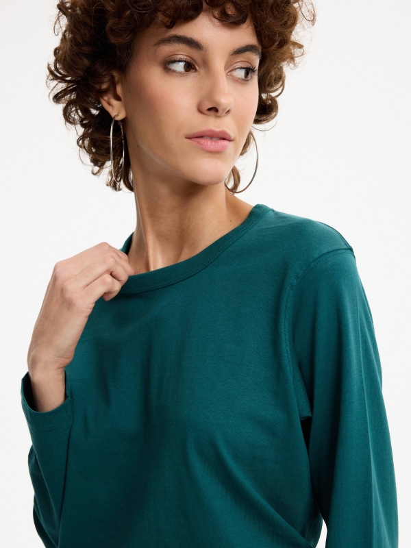 Basic long-sleeve cotton T-shirt emerald detail view