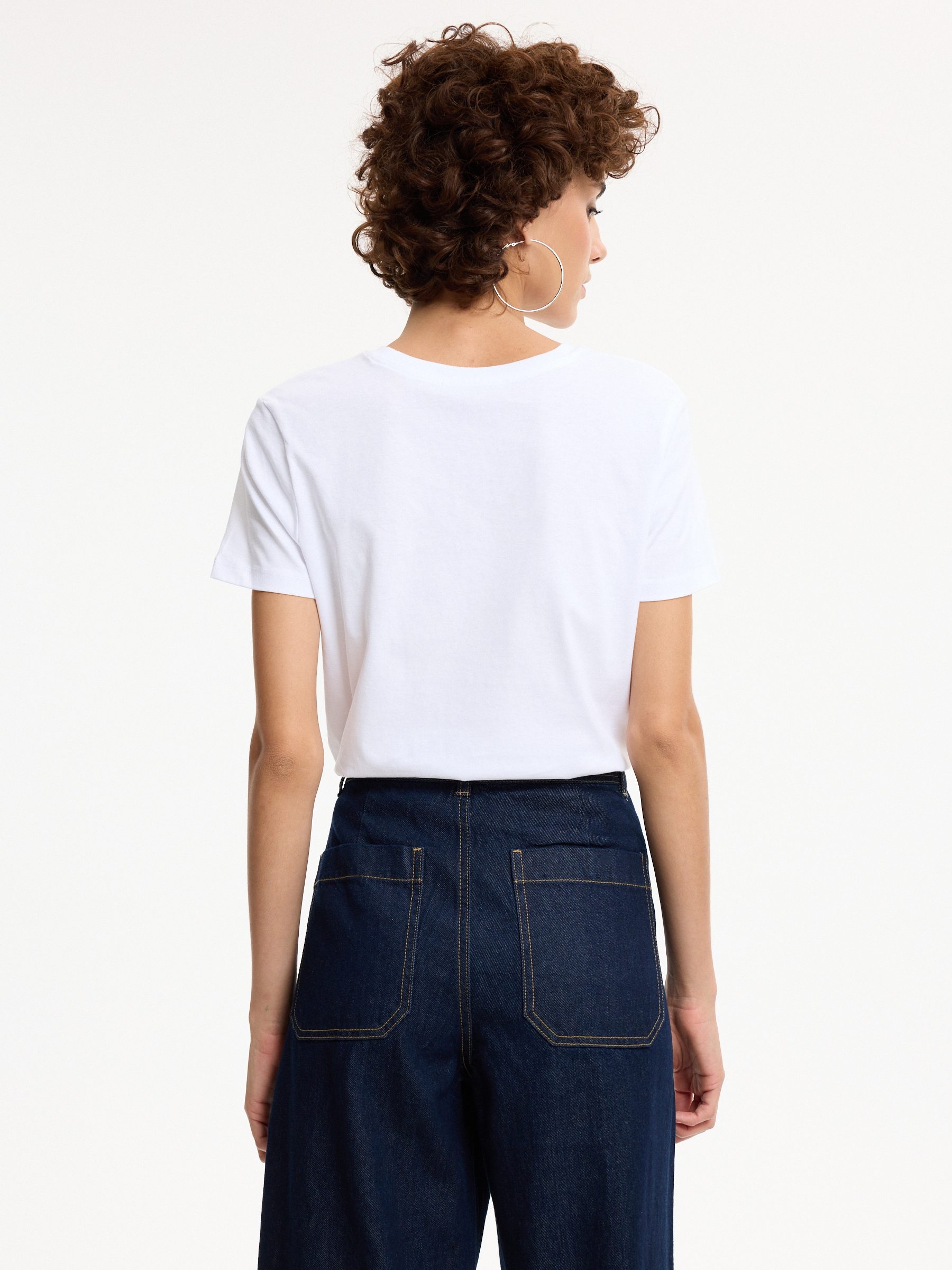 Basic cotton regular t-shirt white middle front view