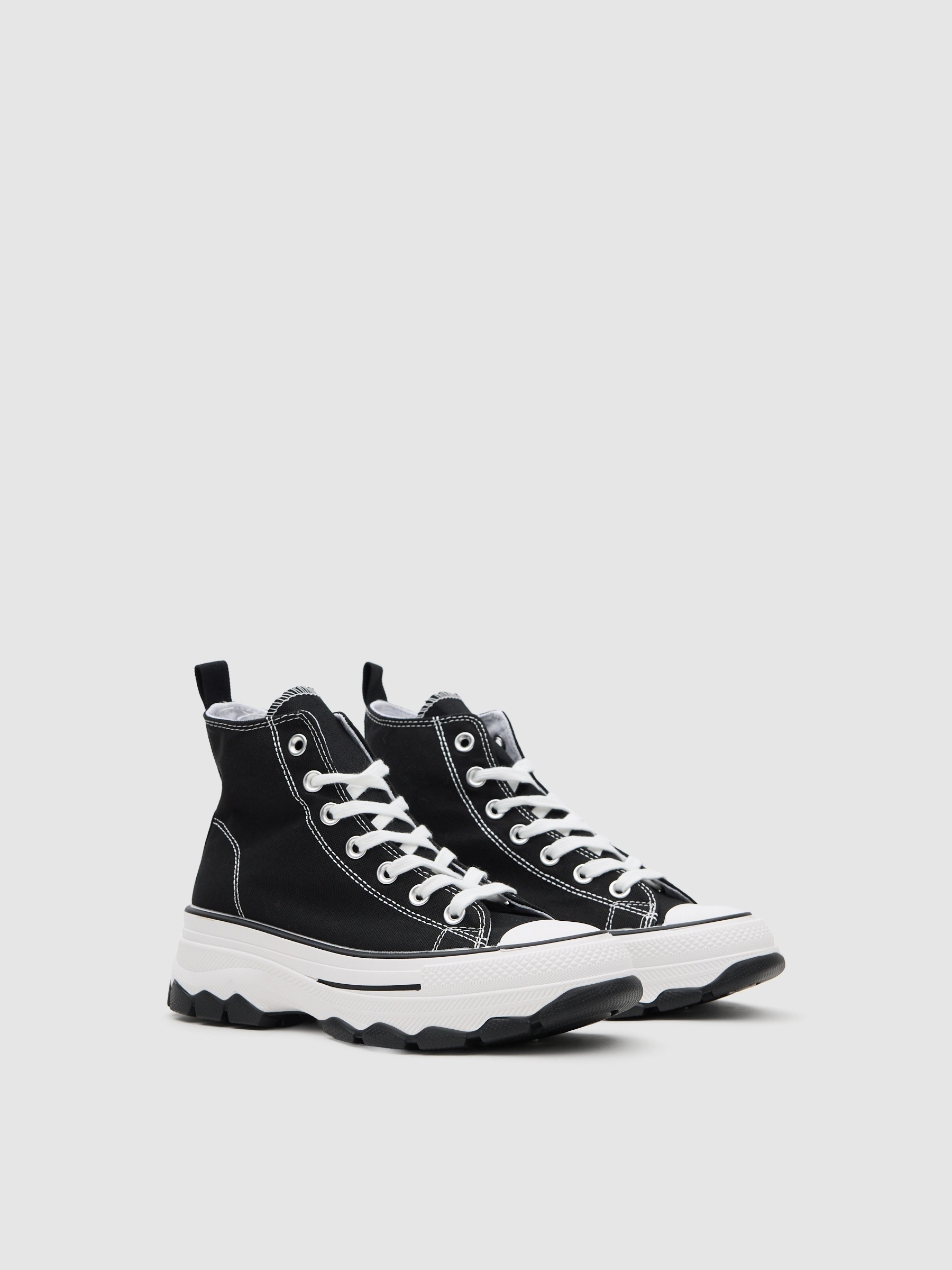 Canvas sports boot black
