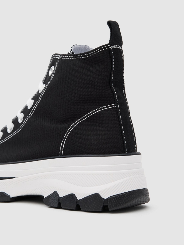 Bota esportiva de lona preto vista superior