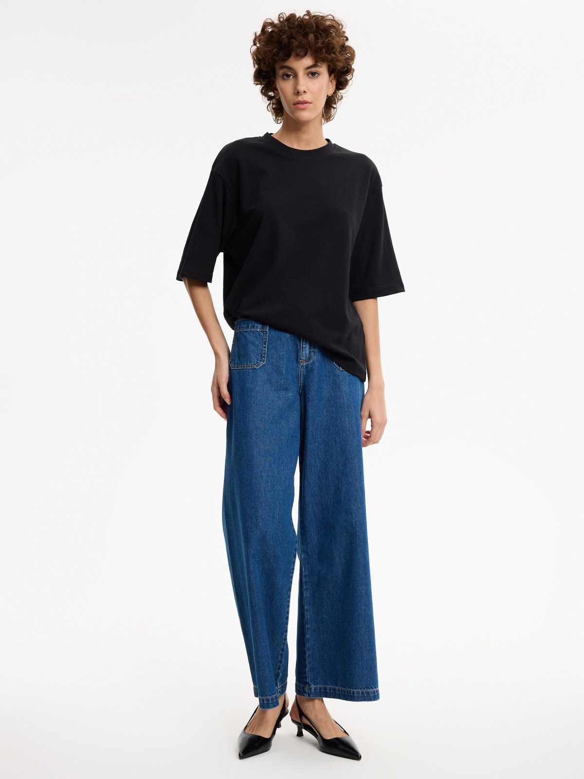 Camiseta oversize básica lisa negro vista general frontal