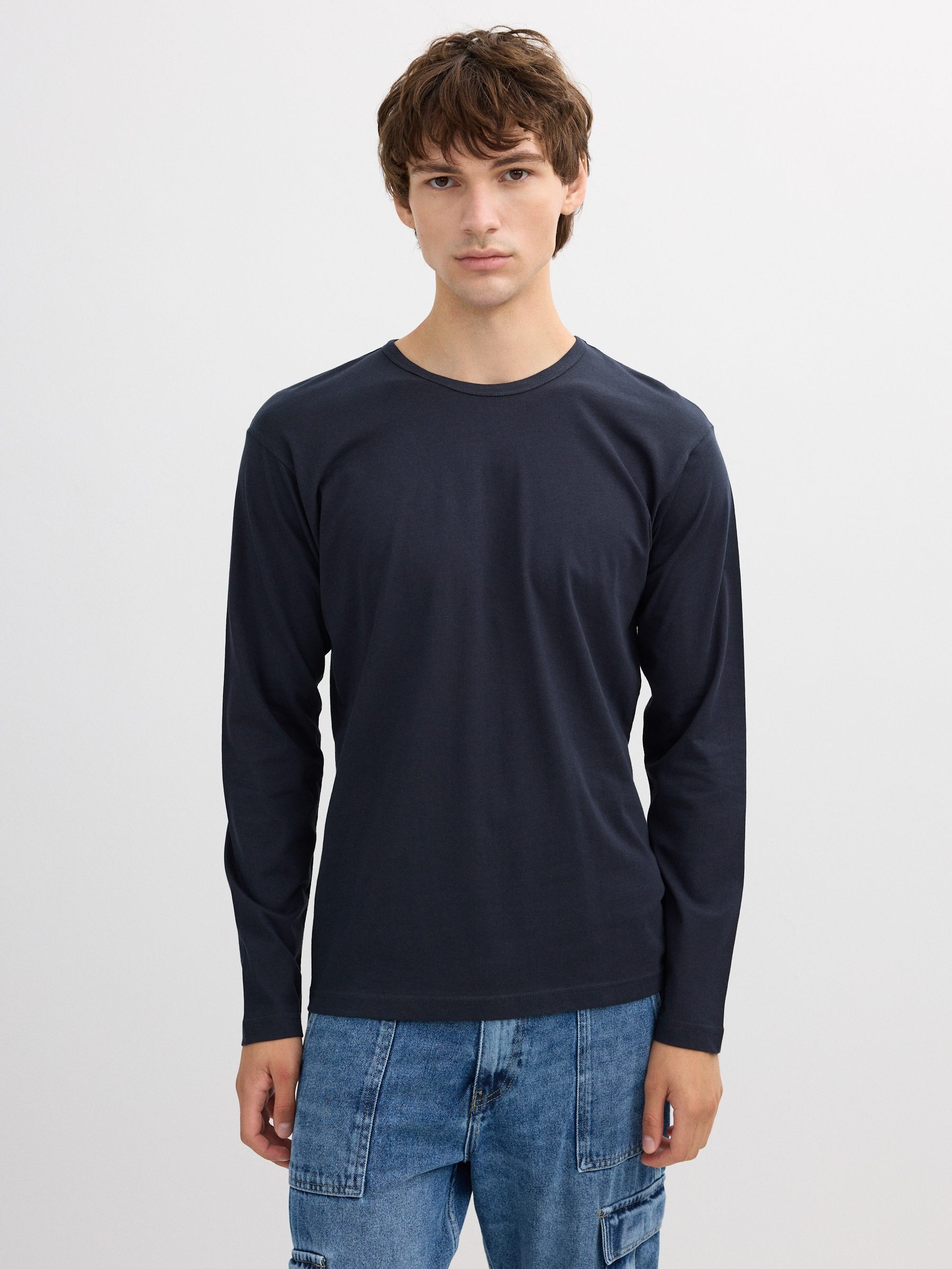 T-shirt básica de manga comprida azul vista meia frontal