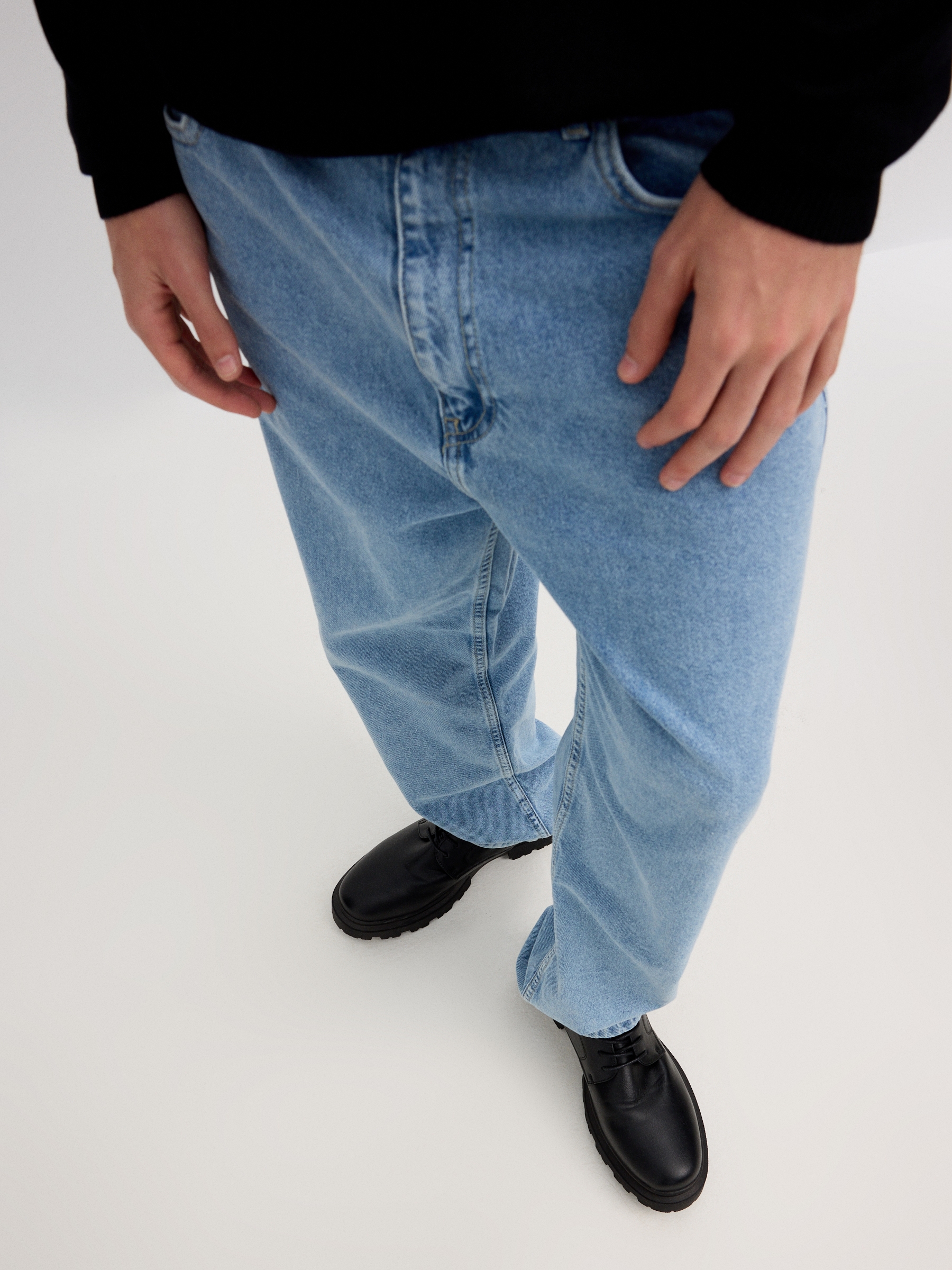 Baggy Denim Jeans blue front view