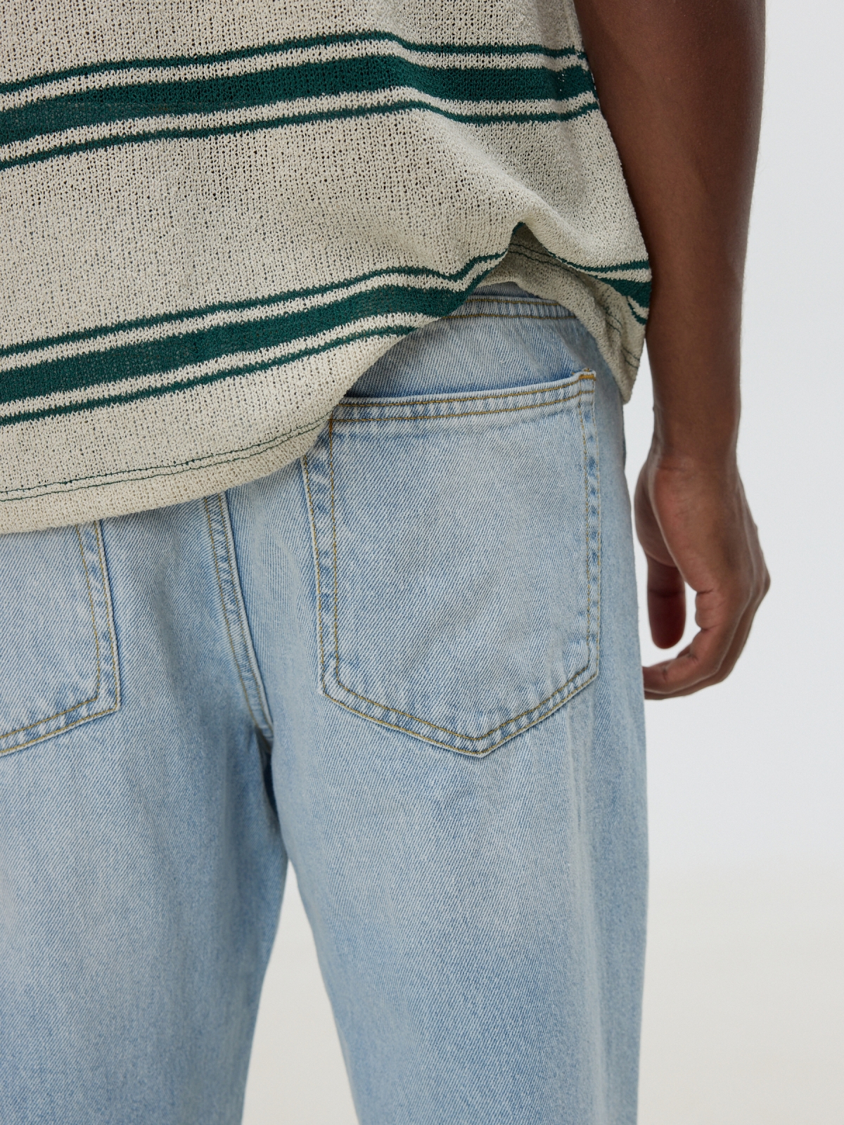 Washed blue loose jeans blue detail view