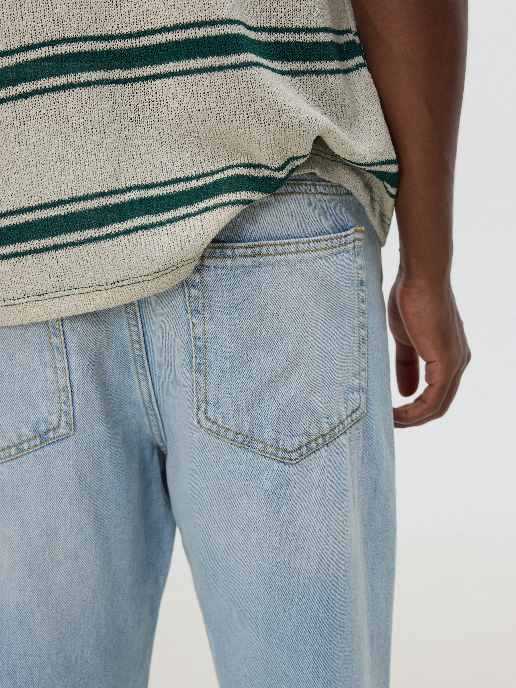Jeans loose azul lavado azul vista geral frontal