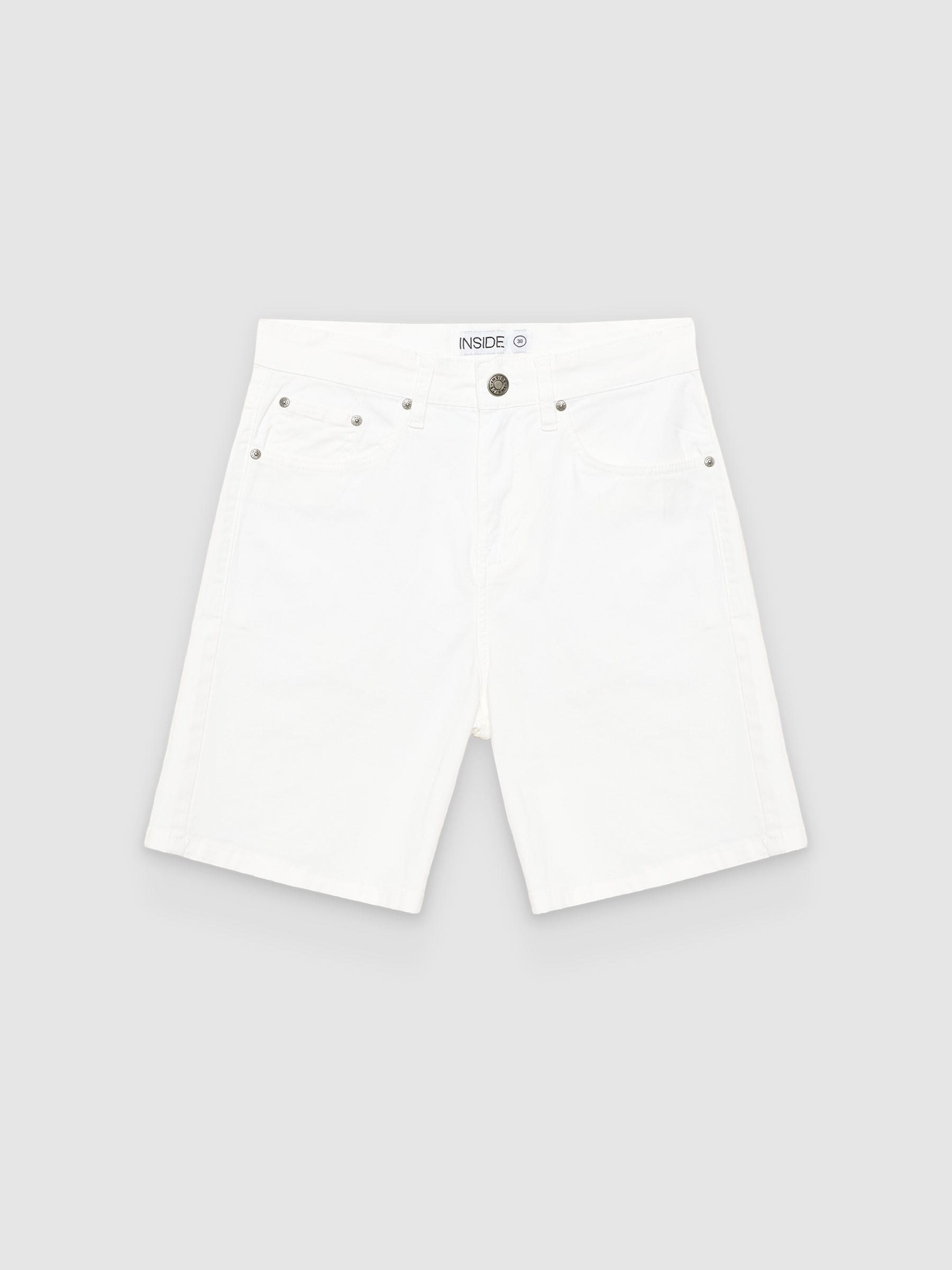 Regular Bermuda shorts white middle front view