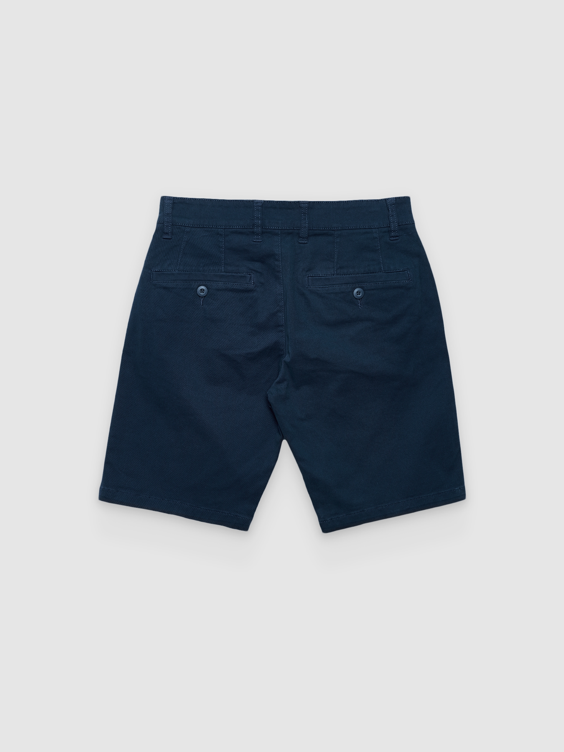 Bermuda Chino casual azul petróleo vista meia frontal