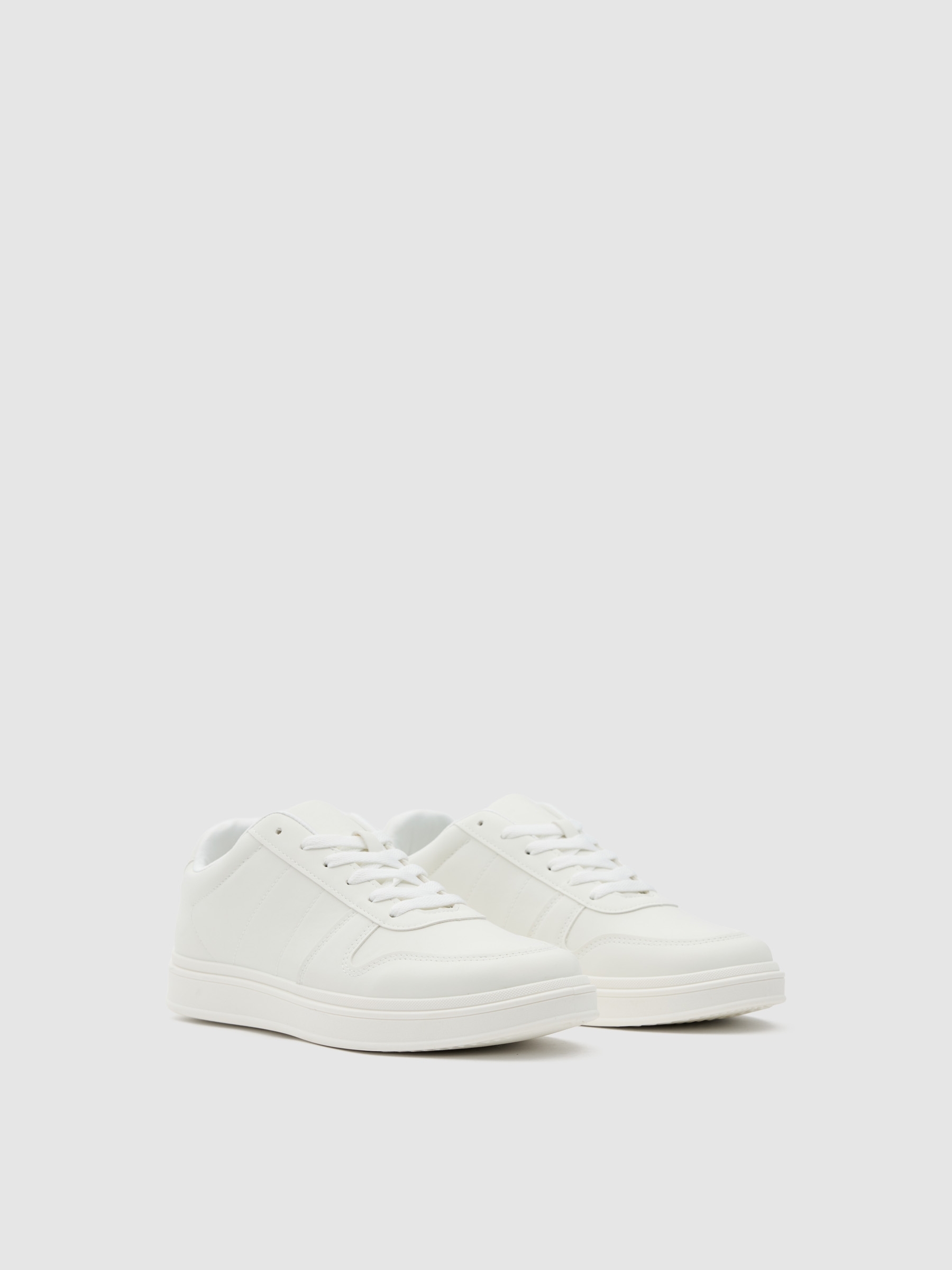 White faux leather casual sneaker white