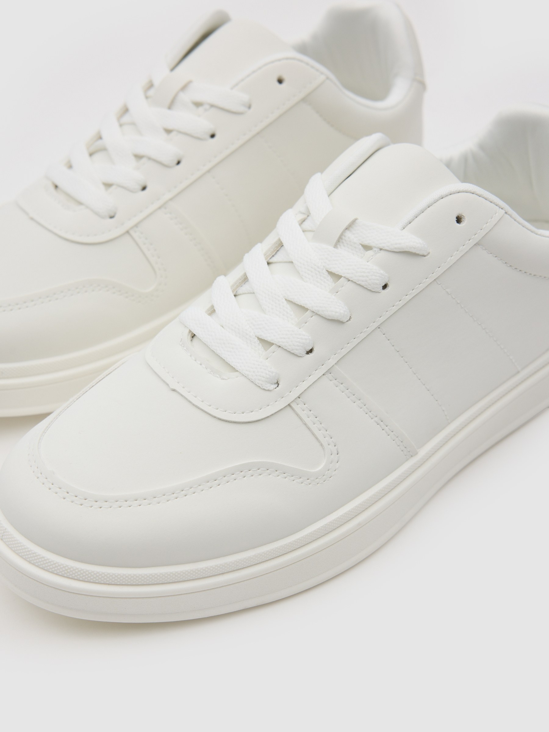 White faux leather casual sneaker white