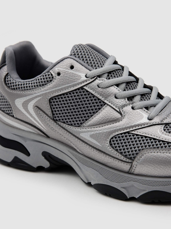 Tênis esportivo de corrida em nylon cinza cinza vista detalhe