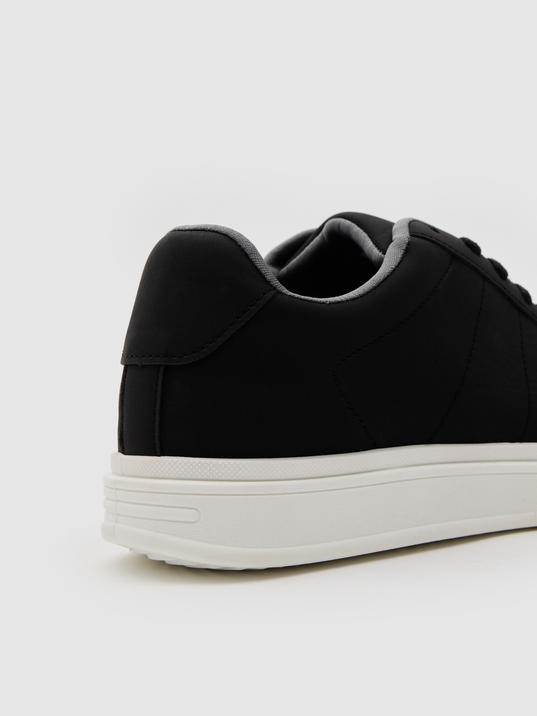 Casual black faux leather sneaker black