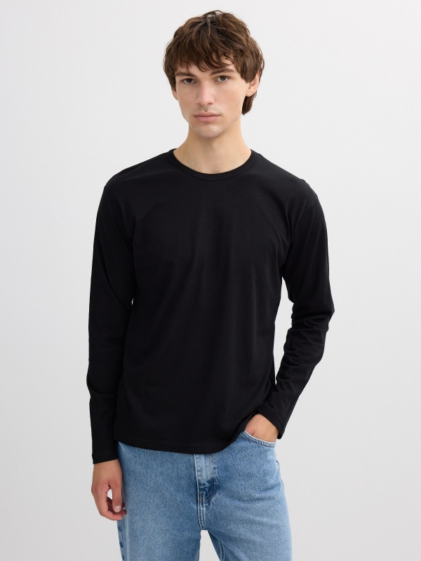 T-shirt básica de manga comprida preto vista meia frontal