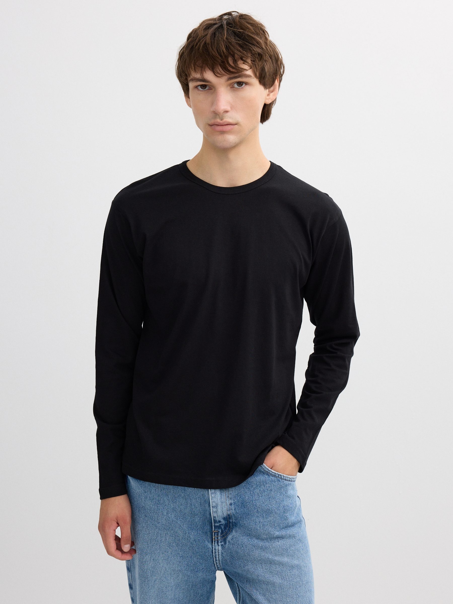 T-shirt básica de manga comprida preto vista meia frontal
