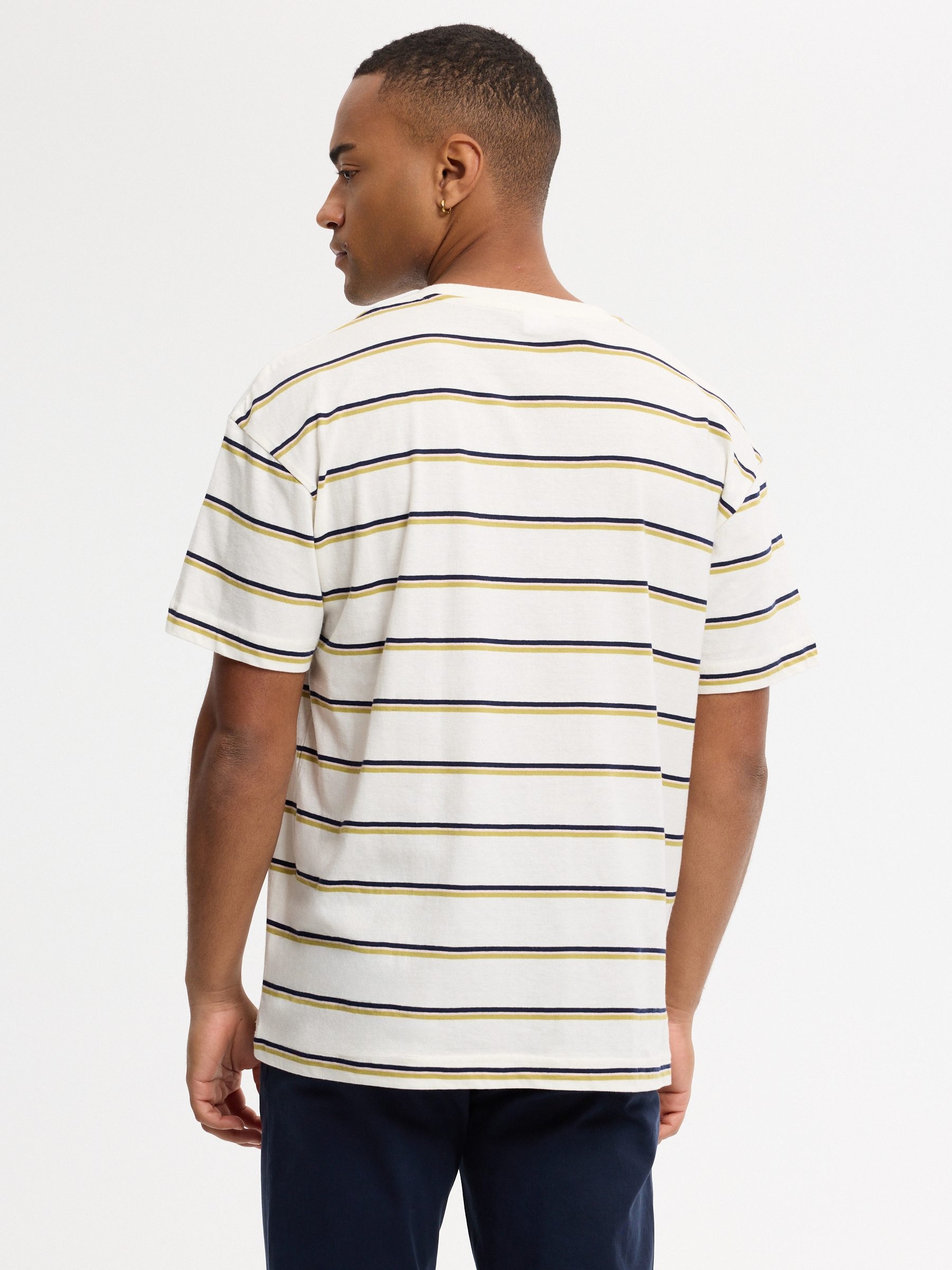 Camiseta de rayas cuello redondo crudo vista media frontal
