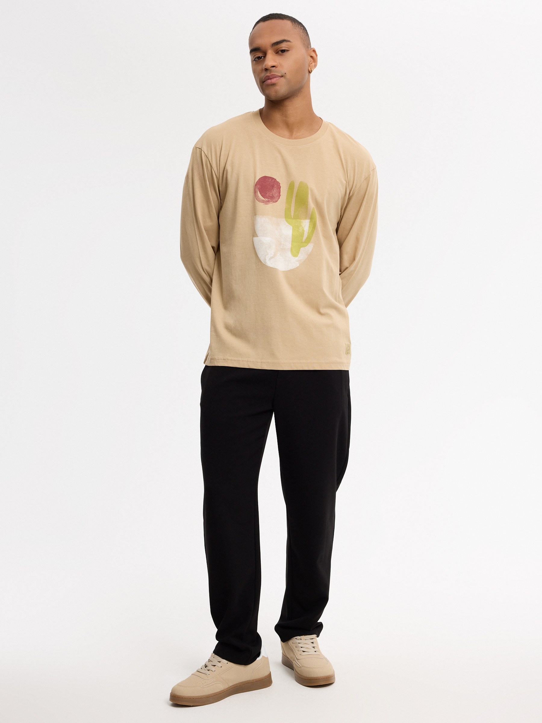 Long-sleeve nature print T-shirt beige middle front view
