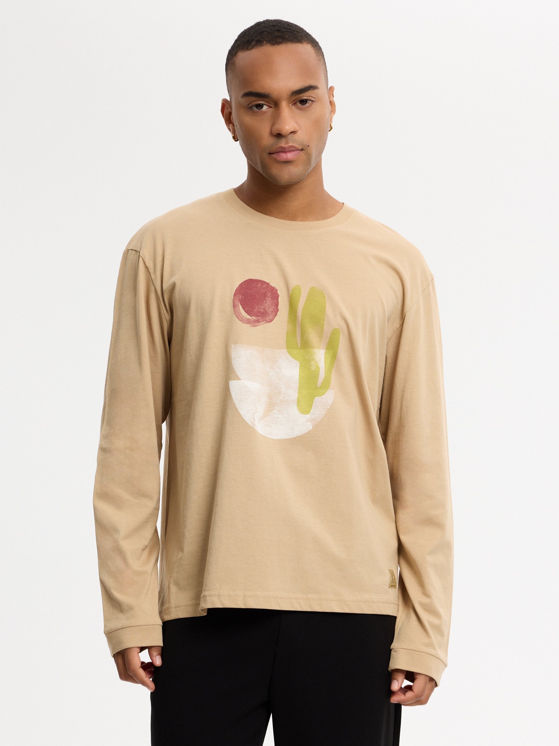 Camiseta estampada nature manga longa bege vista meia frontal