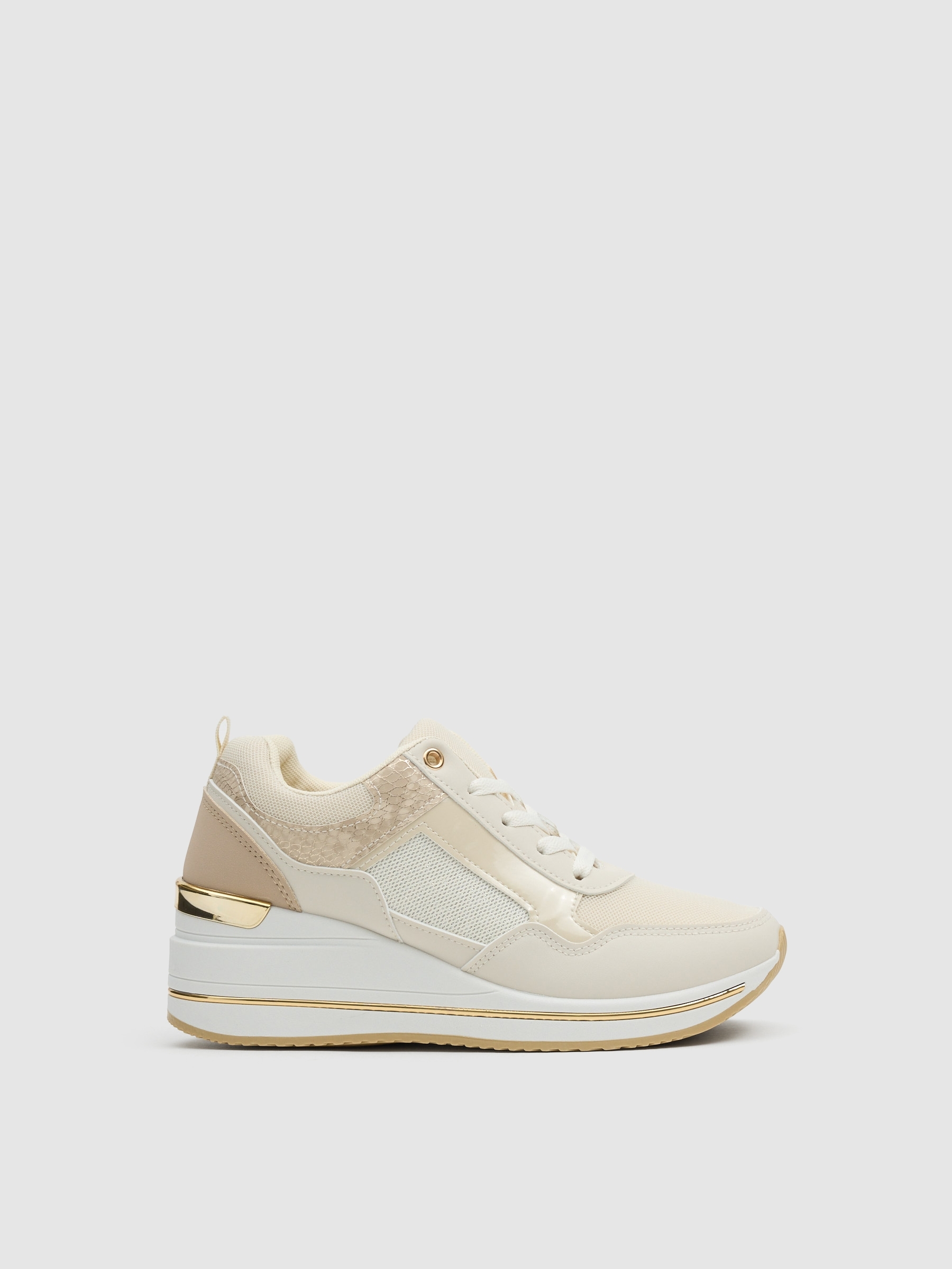 Sporty beige nylon wedge combined raw