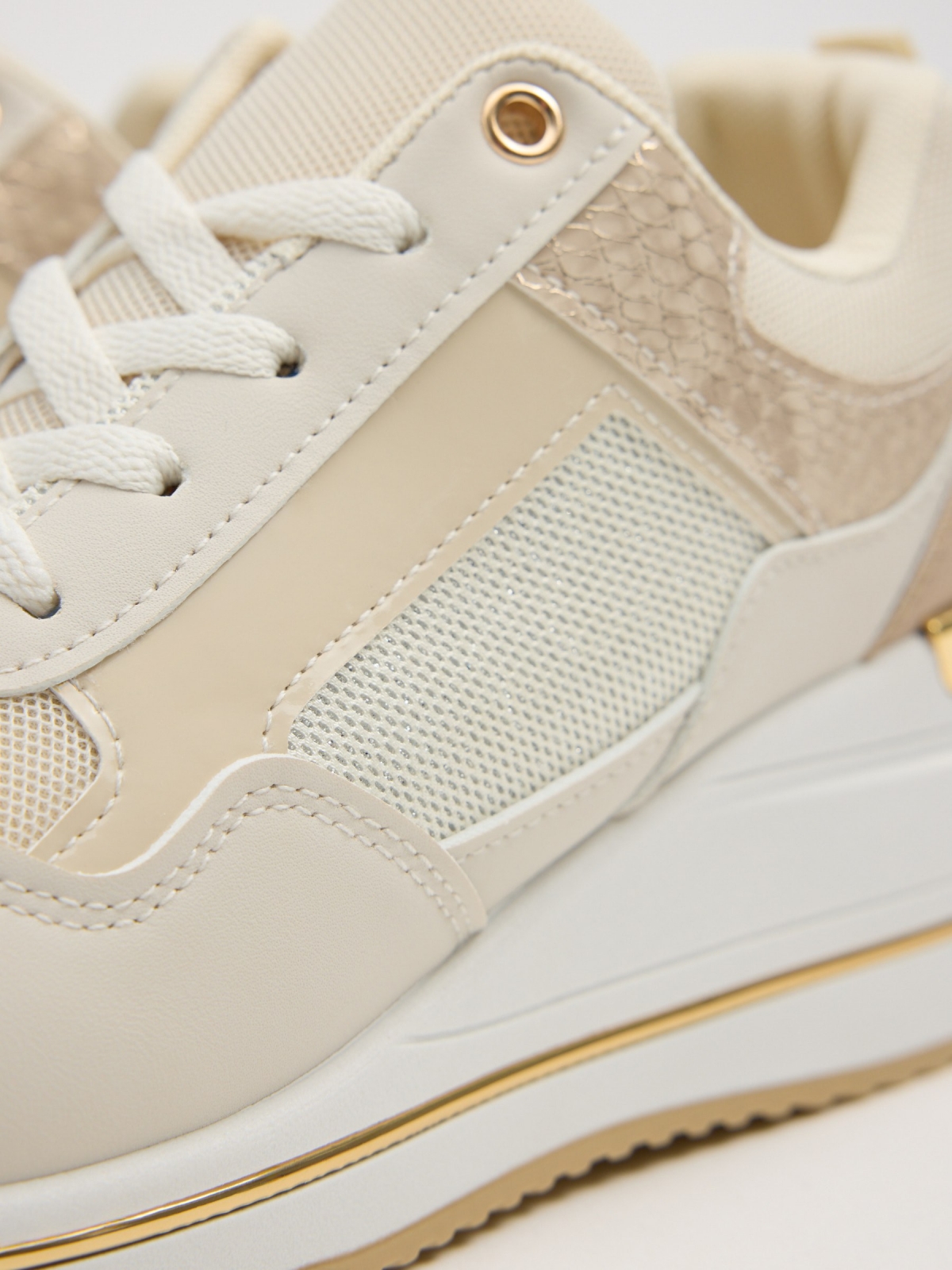 Sporty beige nylon wedge combined raw detail view