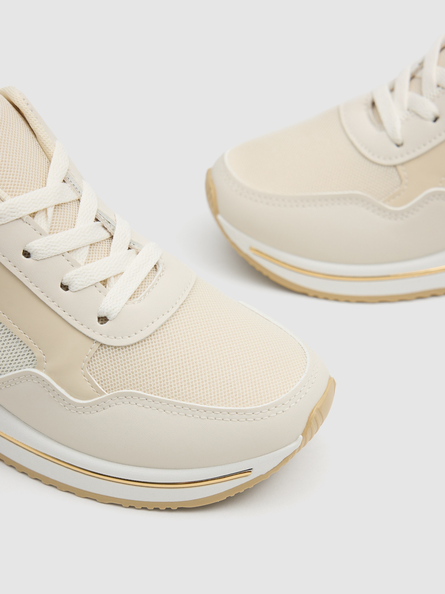 Sporty beige nylon wedge combined raw