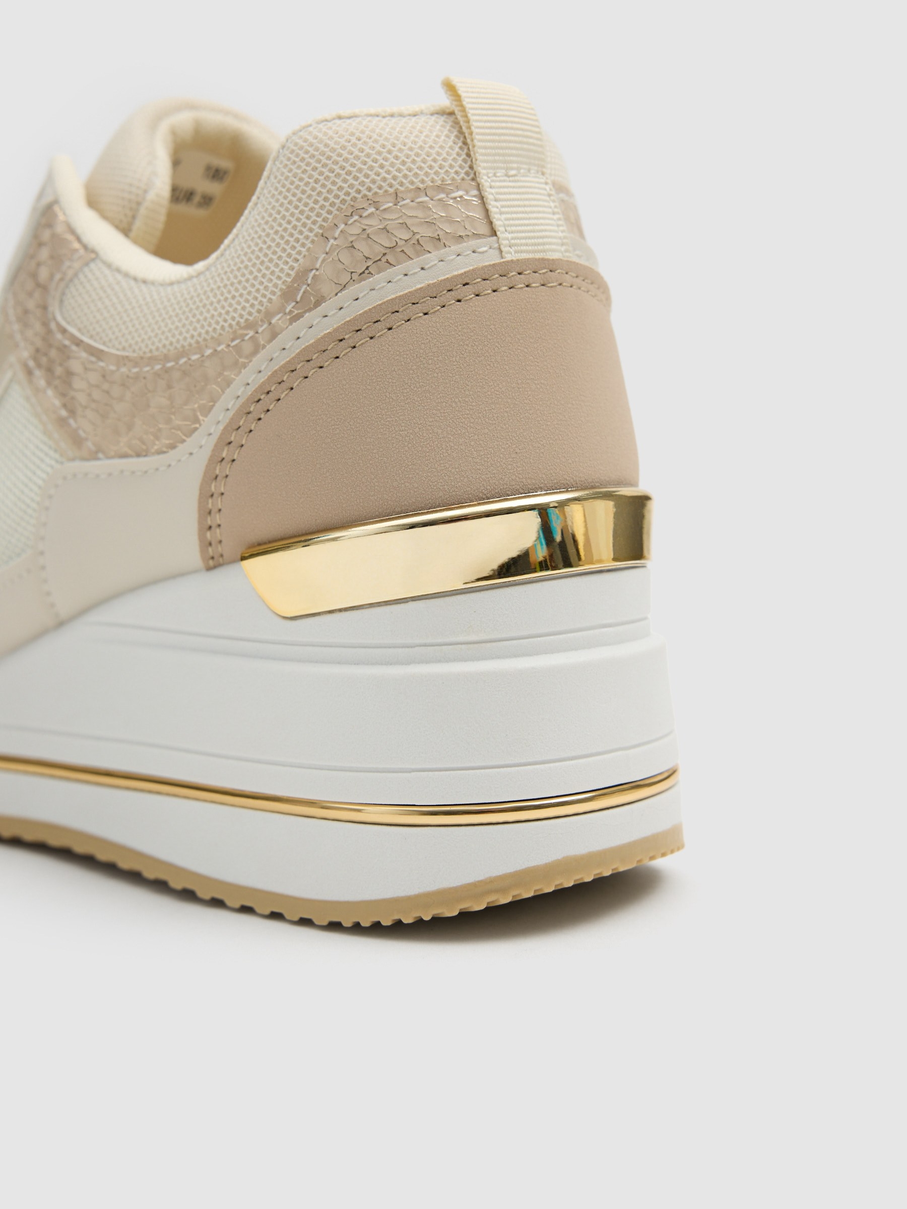 Sporty beige nylon wedge combined raw