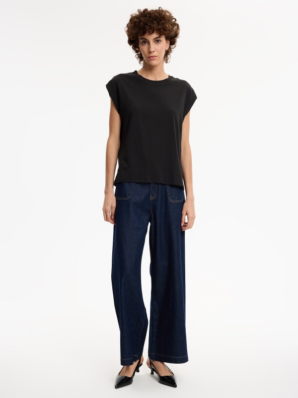Basic sleeveless modal T-shirt black front view