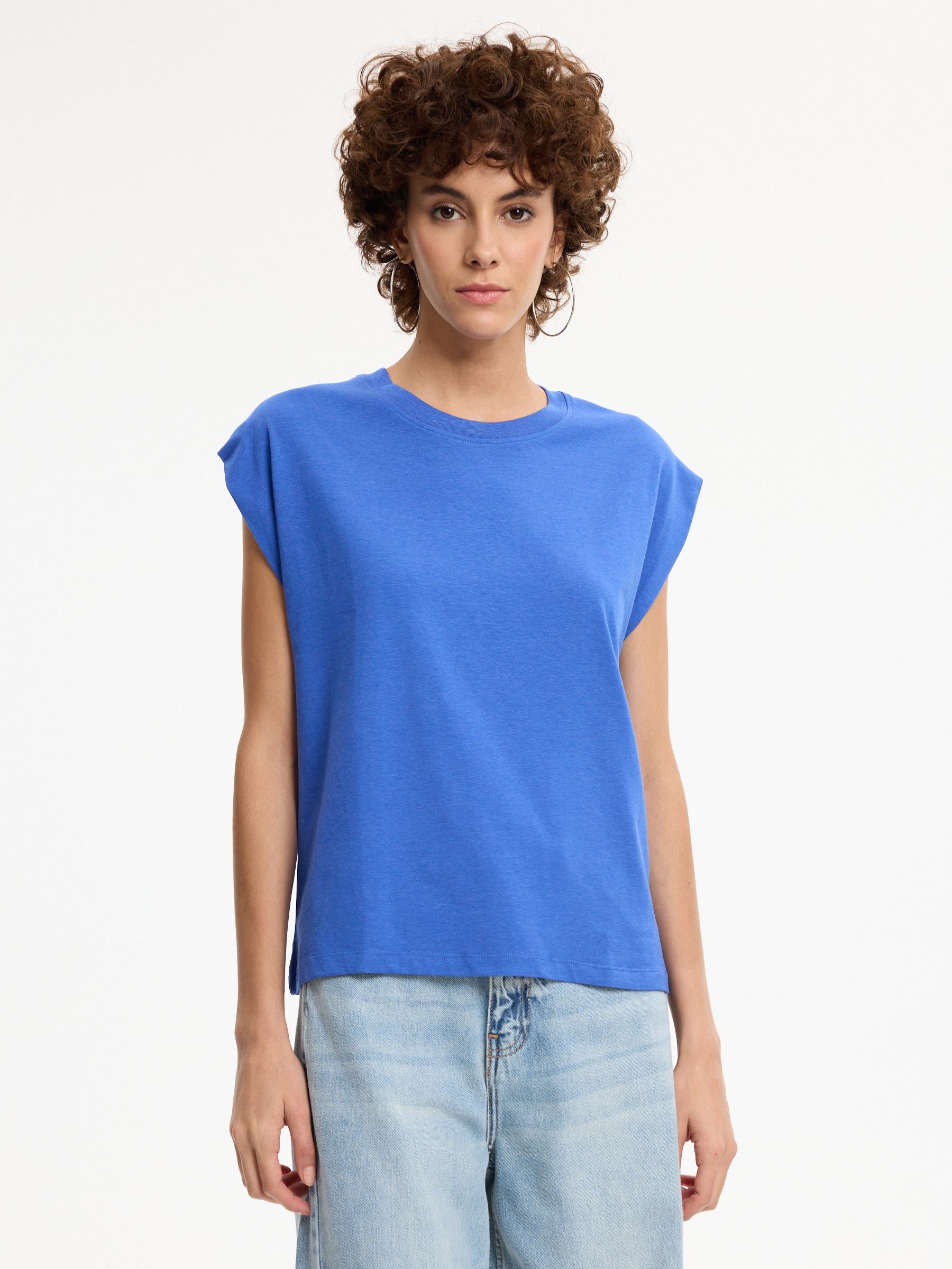 Basic sleeveless modal T-shirt black middle front view