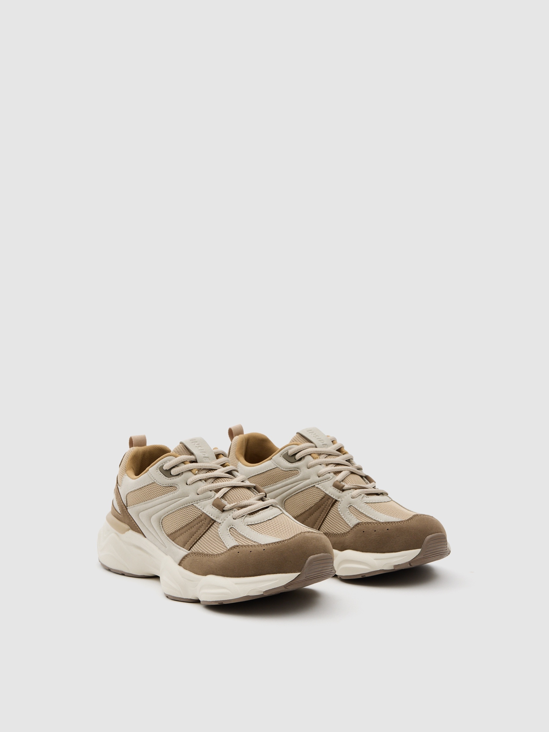 Zapatilla casual rejilla marrón
