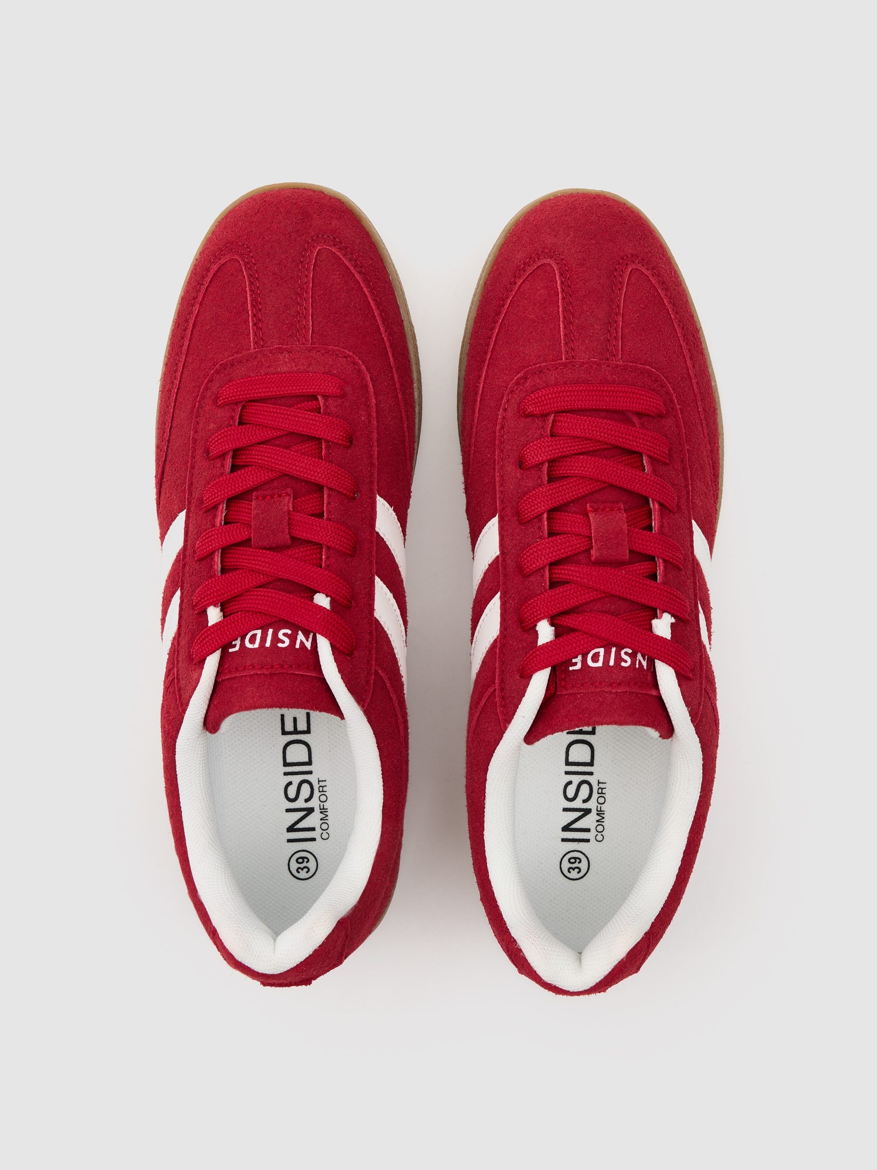 Low-top retro rubber sneaker carmine