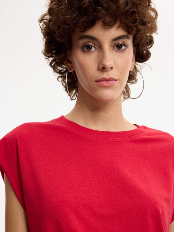 Camiseta básica modal sin mangas carmín vista detalle