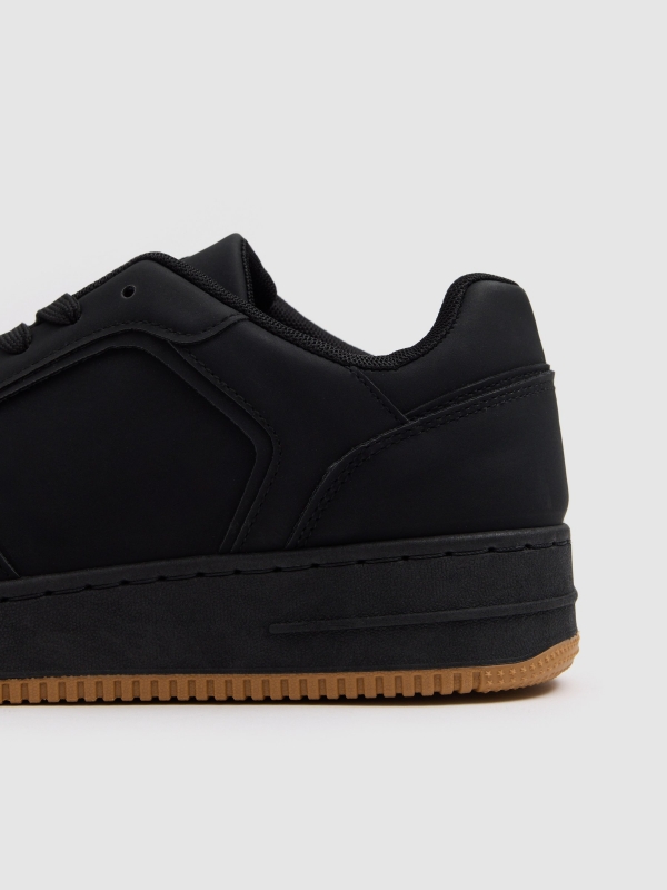 Deportiva skater suela goma negro vista detalle