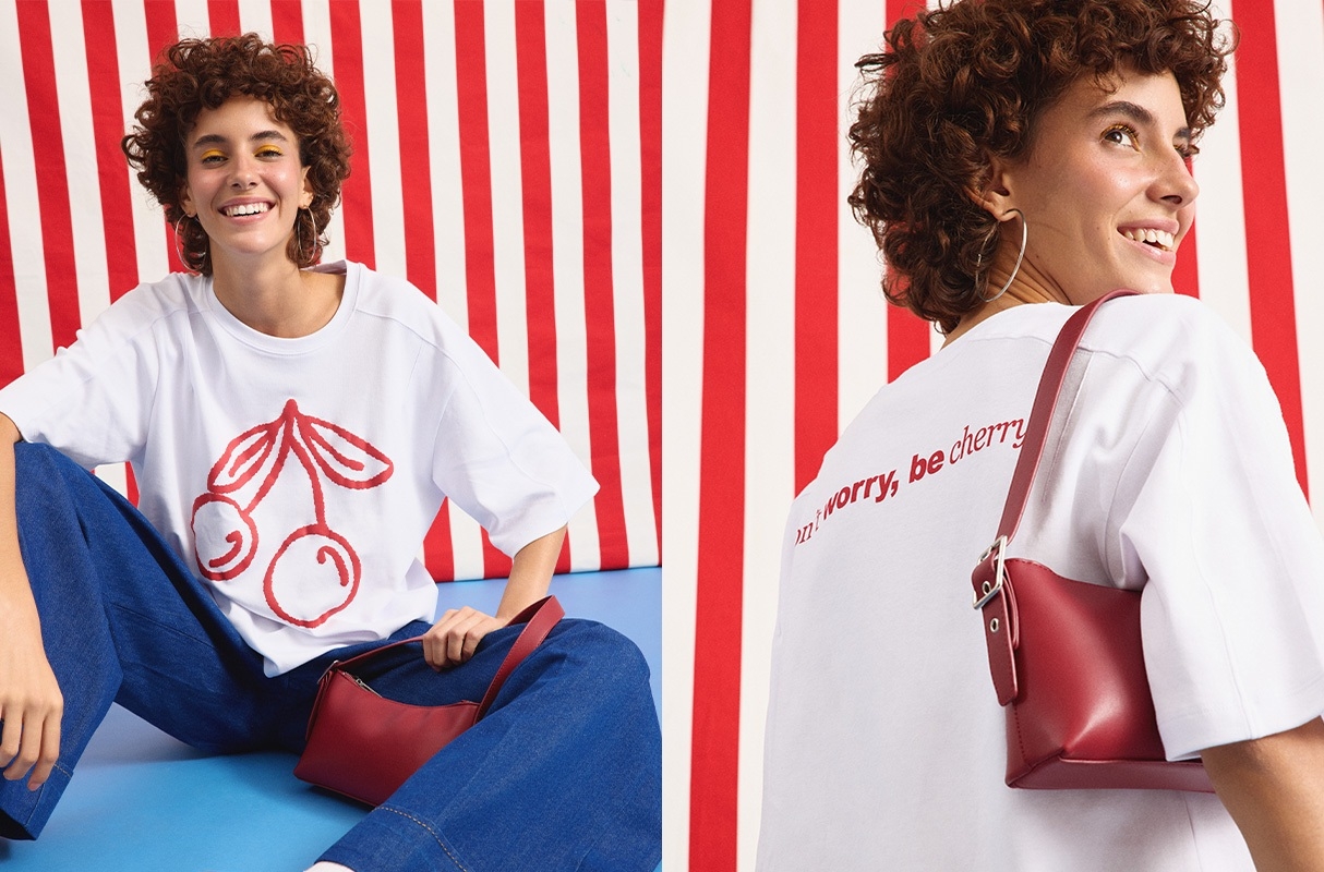 Camiseta boxy cerejas branco vista meia frontal