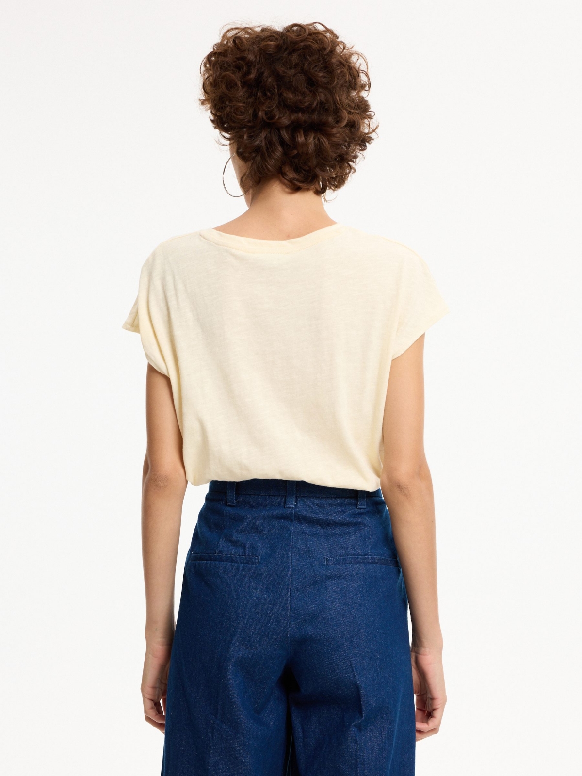 Basic linen T-shirt sand middle back view