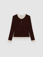 %Pto% Camiseta doble botones chocolate vista frontal
