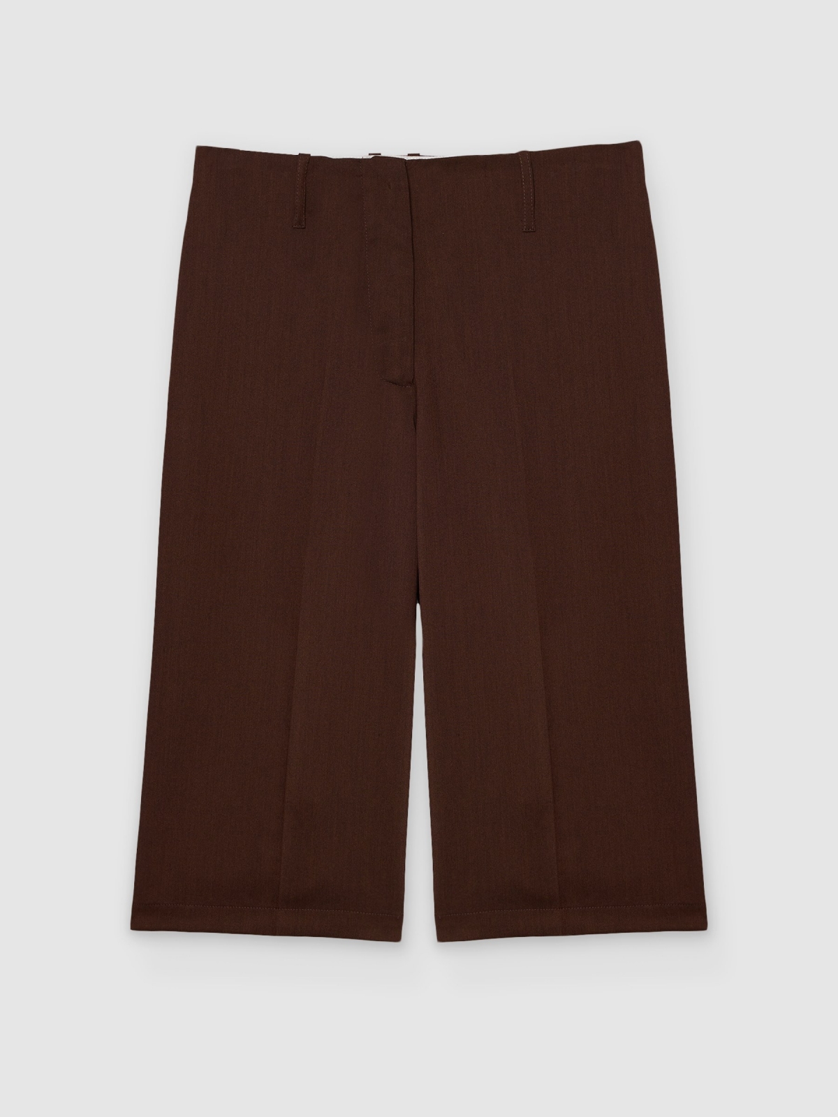 %Pto% Bermuda fluida con trabillas chocolate vista frontal