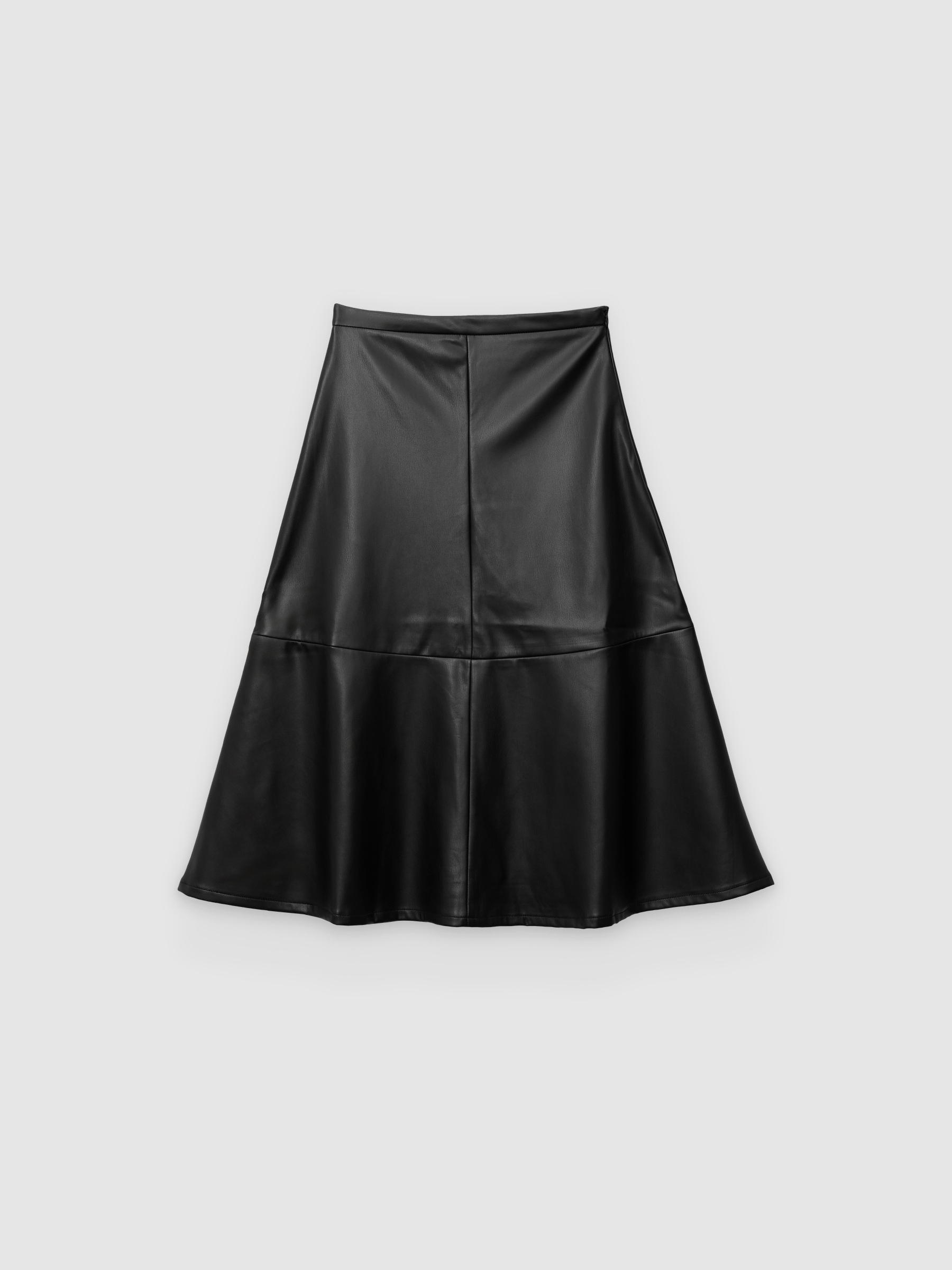  Falda midi de polipiel evasé negro vista frontal