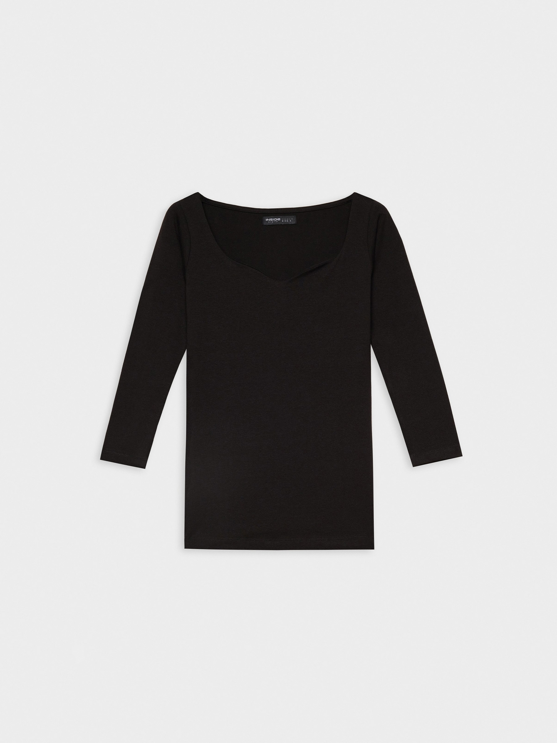 Camiseta básica de corazón negro vista media frontal