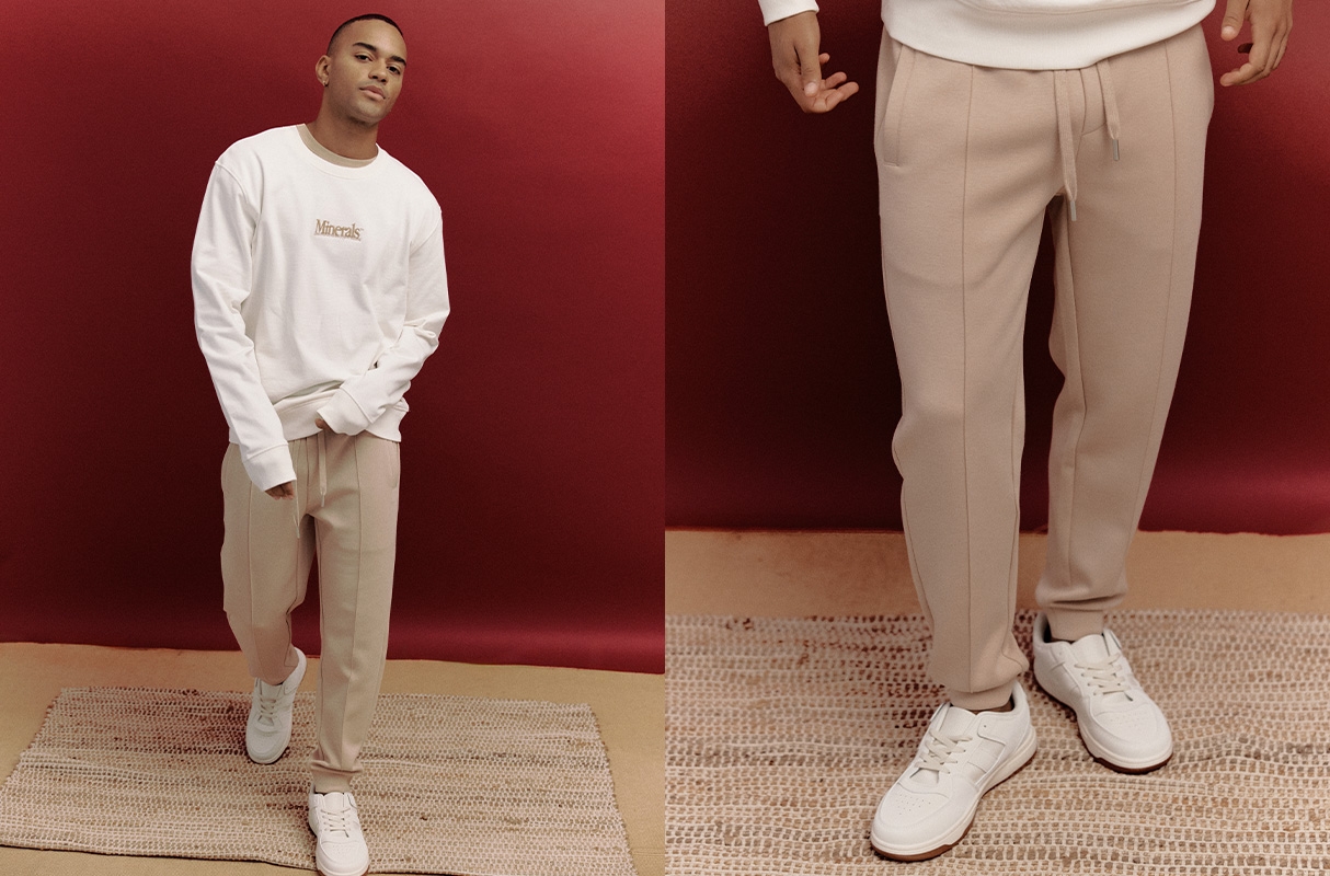 Pantalón jogger slim fit de felpa beige vista general frontal